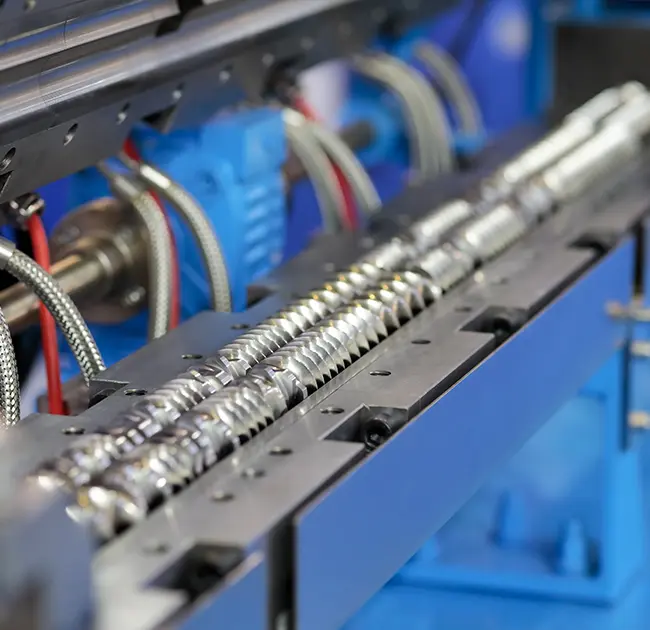 Den Aarbechtsprozess an d'Operatioun Virsiichtsmoossnamen vum Zwilling-Schraube Schaumgranulator